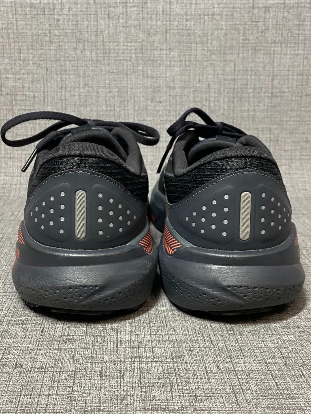 BROOKS ADRENALINE GTS 24 BLACK EBONY & HOT CORAL RUNNING SNEAKERS WOMENS 11.5 - Picture 2 of 9